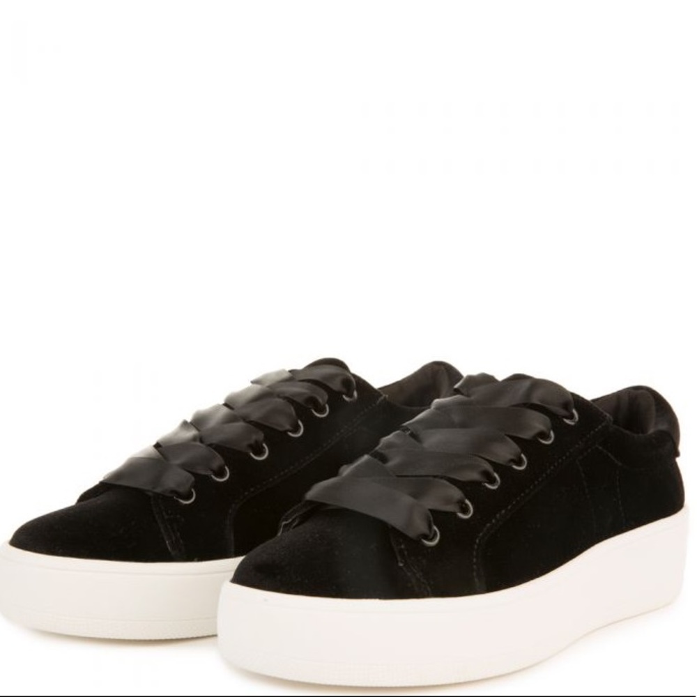 Steve Madden Bertie V platform sneakers in black velvet size 9